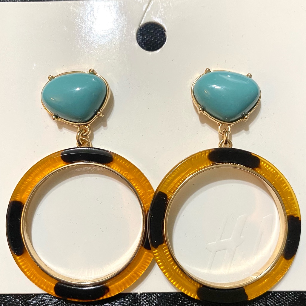 Large Retro Dangle Earrings New 11$